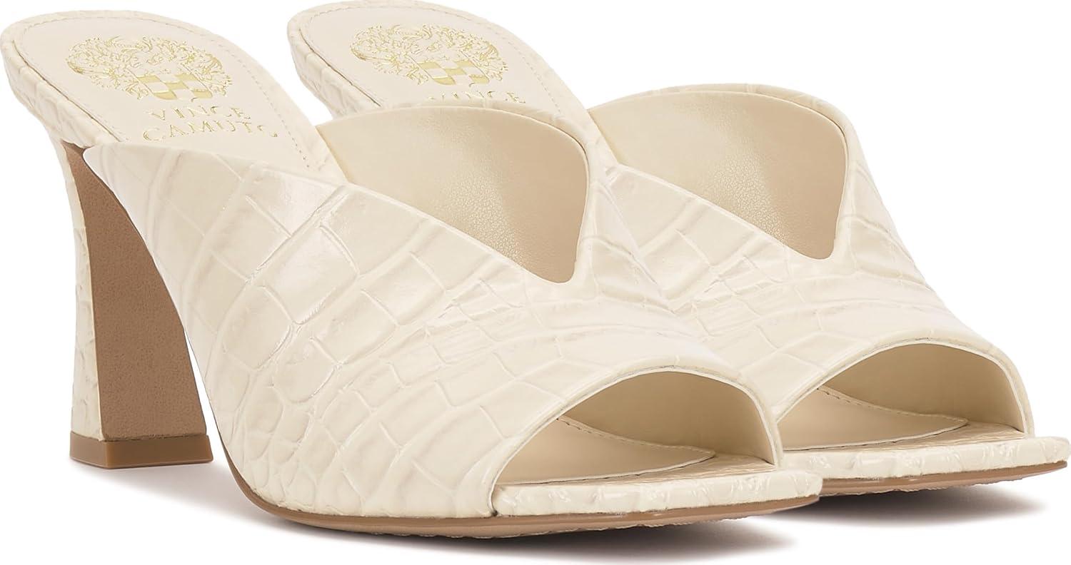 imageVince Camuto Womens GaleniCreamy White