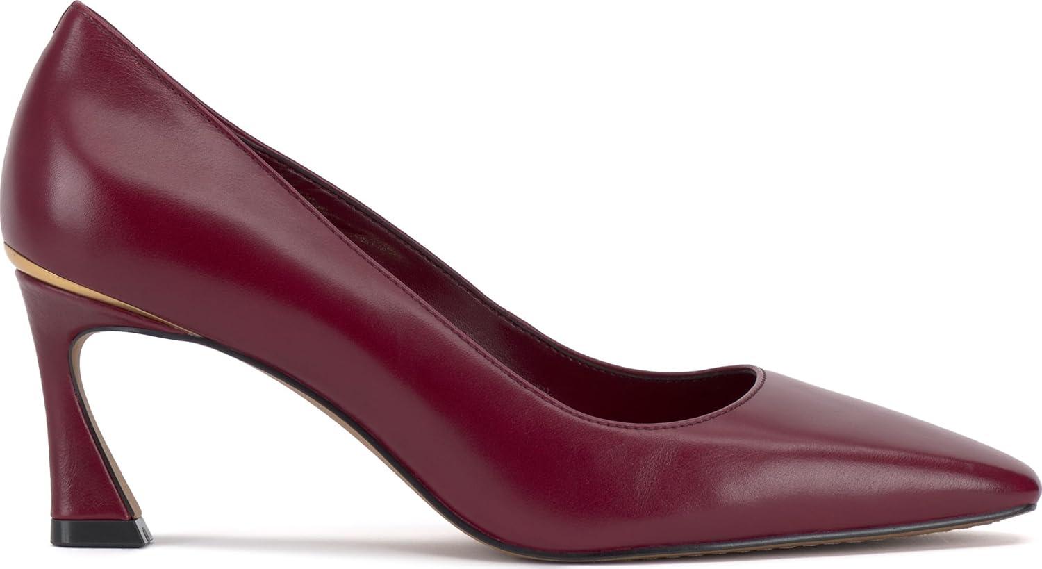 imageVince Camuto Womens SabrilyChianti
